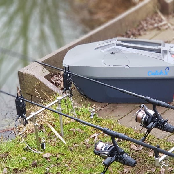 5 Reasons to Invest in a Bait Boat with Fish Finder - Rippton